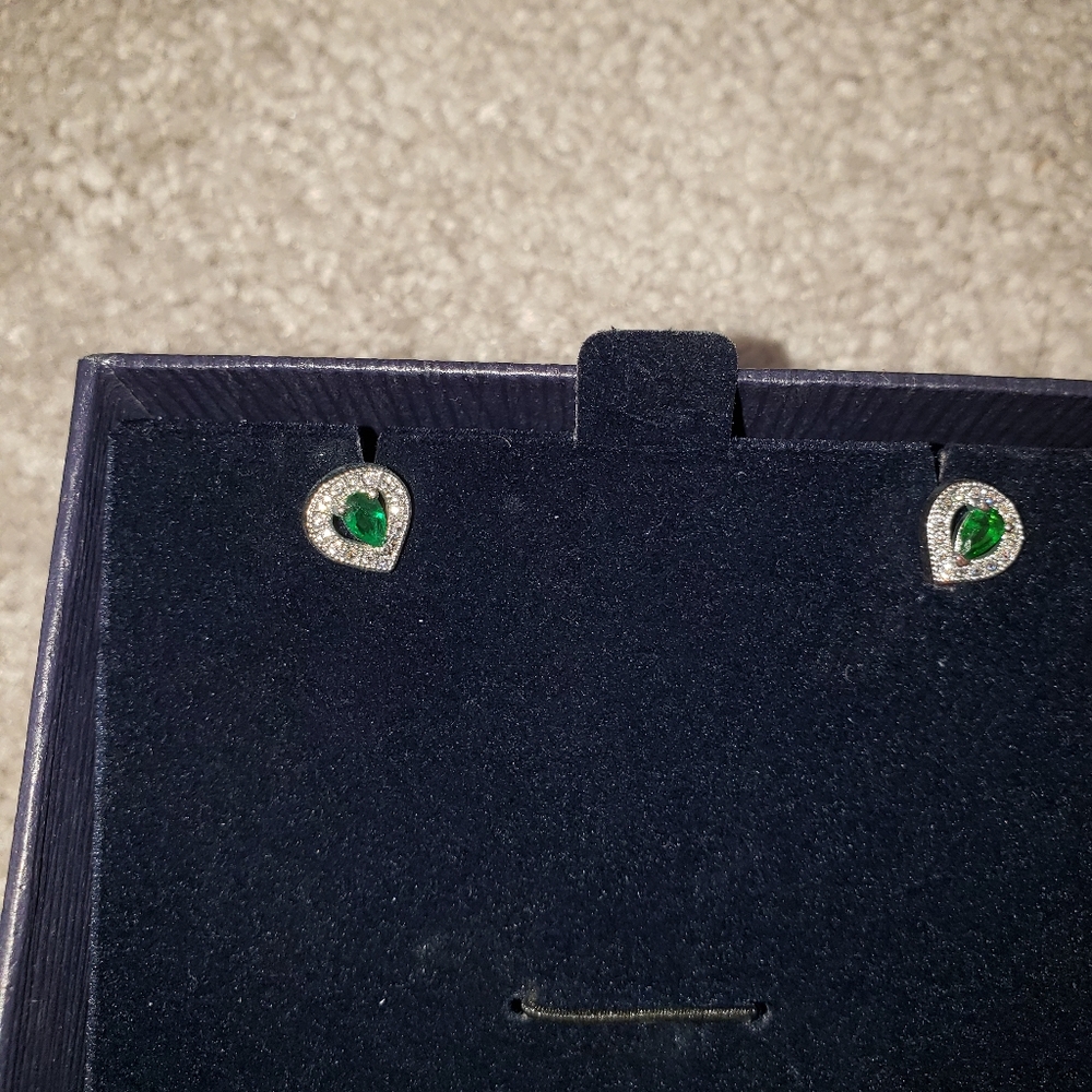 Sterling Silver Emerald earring